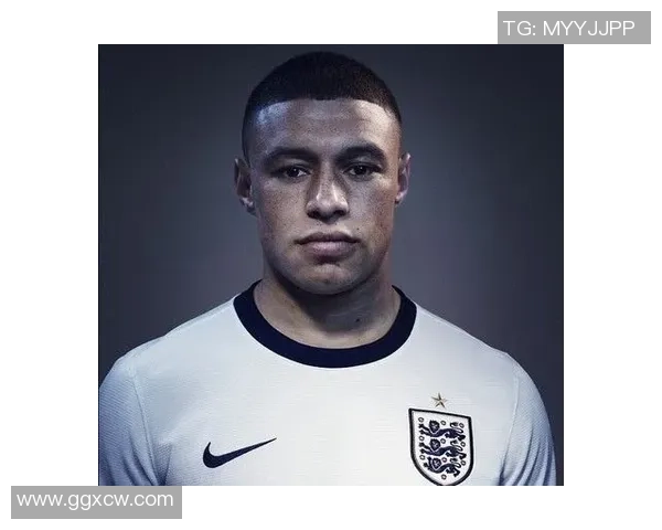 足球明星巨幅海报高清展示全球顶级球员风采与激情瞬间